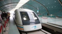 Вакуумный поезд Hyperloop впервые прокатил пассажиров