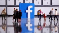 Facebook планирует нанять 10 тысяч человек для создания &quot;метавселенной&quot;
